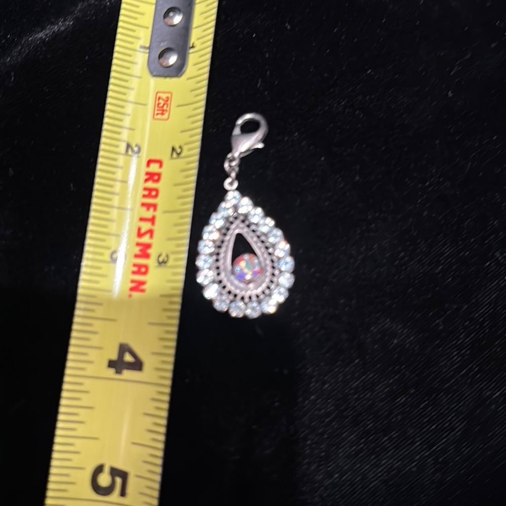 Teardrop pendant